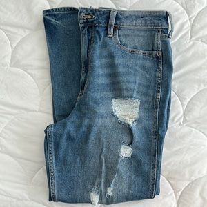 Hollister mom jeans 💙
